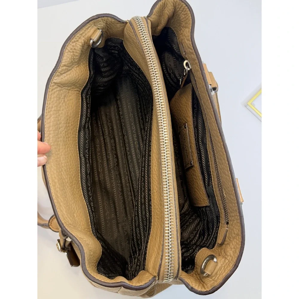 Prada Vitello Daino Phenix Leather Satchel Bag Tan Camel Silver Logo Y2K 90s‎
